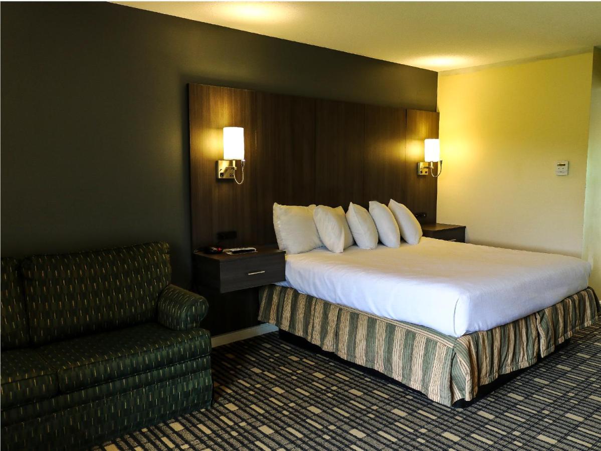 Fairbanks Inn Сейнт Джонсбъри Екстериор снимка