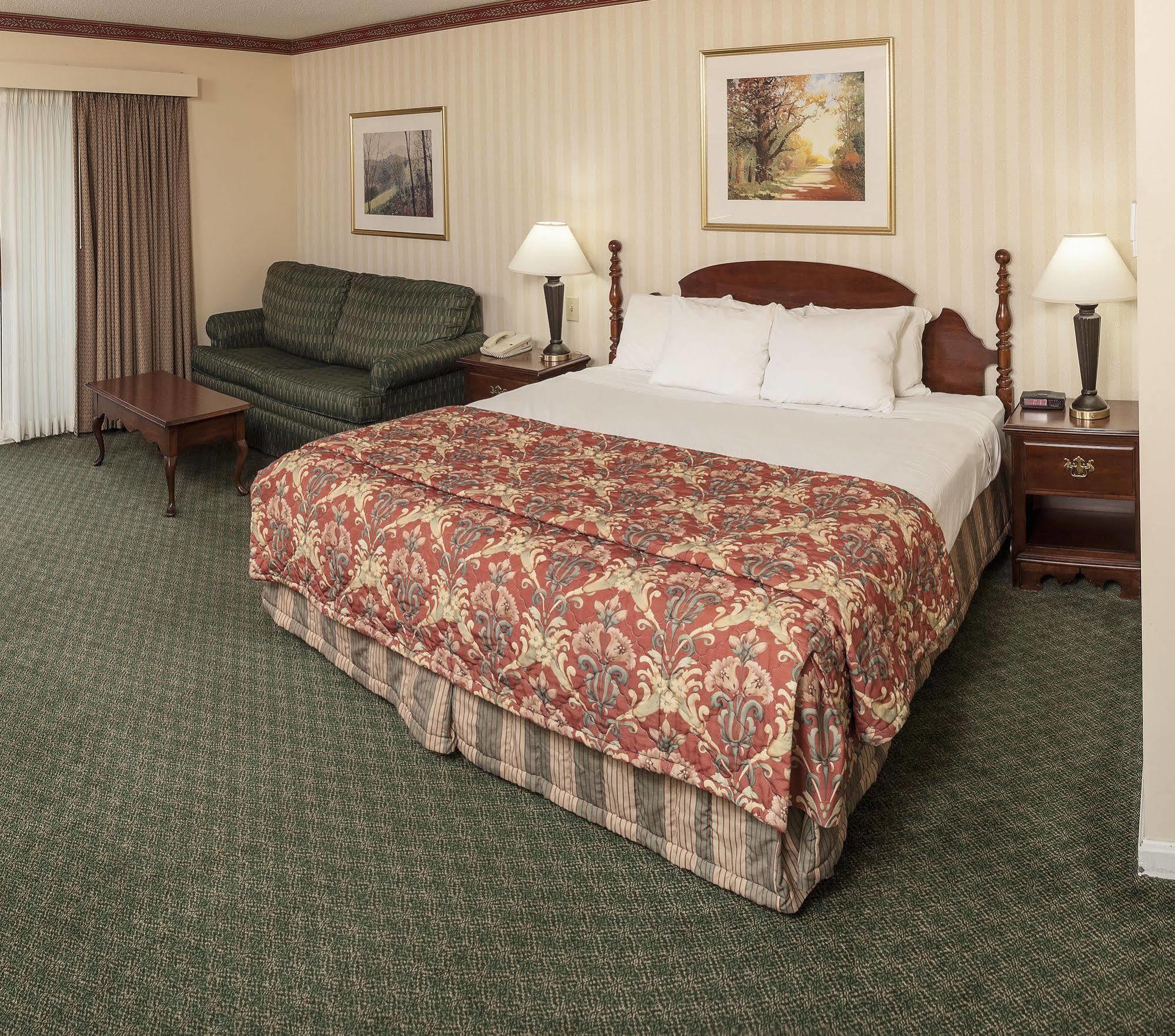 Fairbanks Inn Сейнт Джонсбъри Екстериор снимка