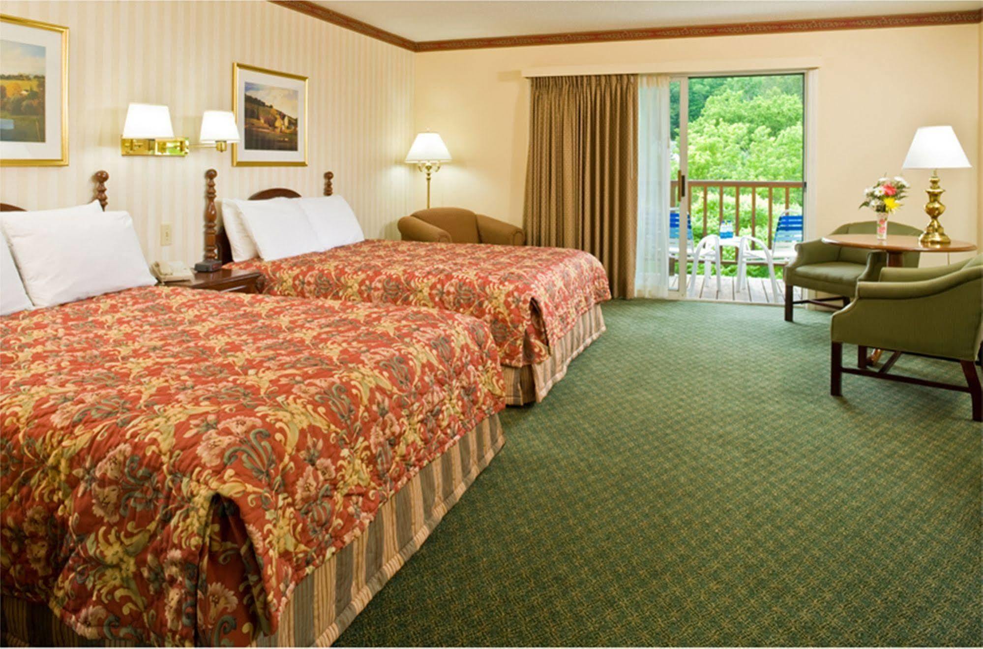 Fairbanks Inn Сейнт Джонсбъри Стая снимка